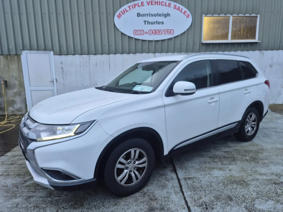 MITSUBISHI OUTLANDER JEEP - Image 1