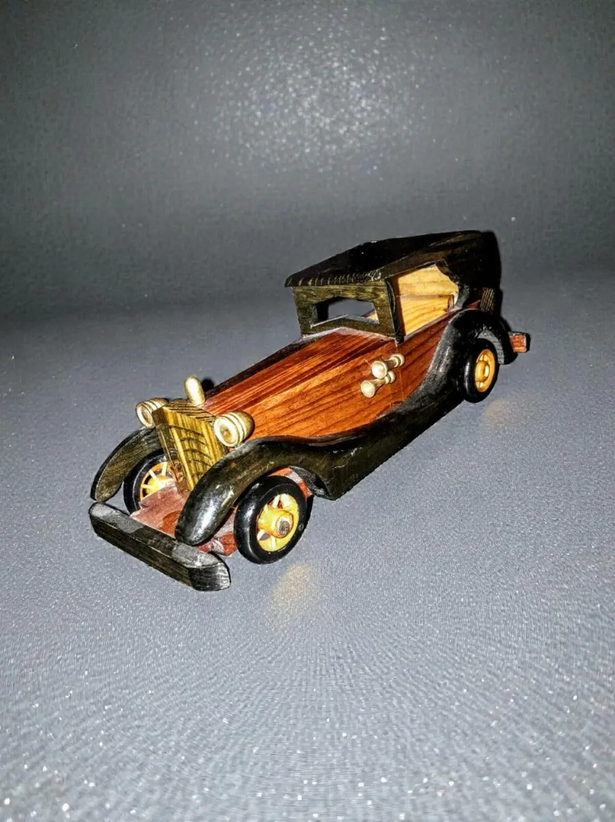 Large wooden car model - Image 1