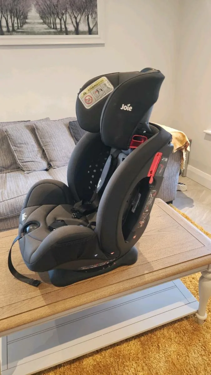 3 JOEI BABY CAR SEATS .GREAT CONDITION. - Image 1