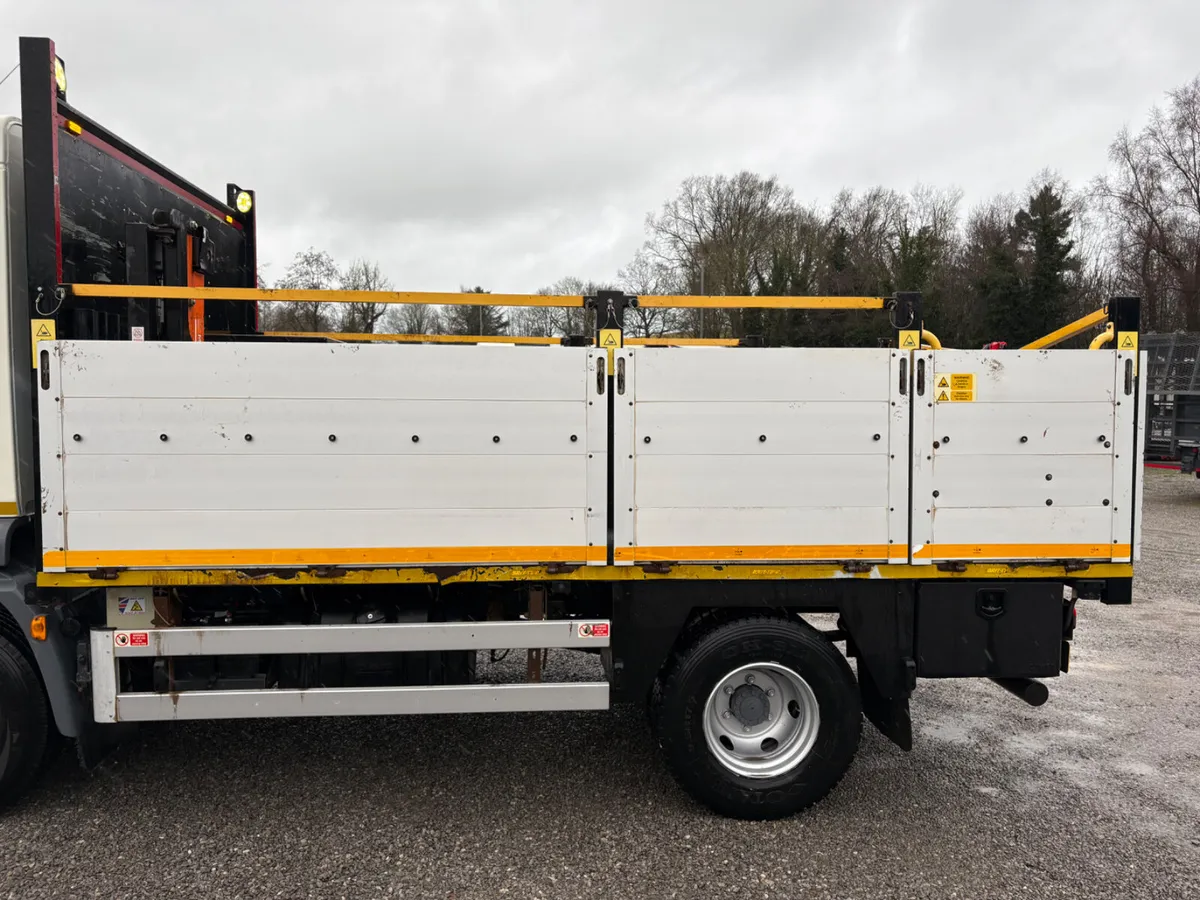 2017 DAF LF 13Ft Dropside & crane - Image 3