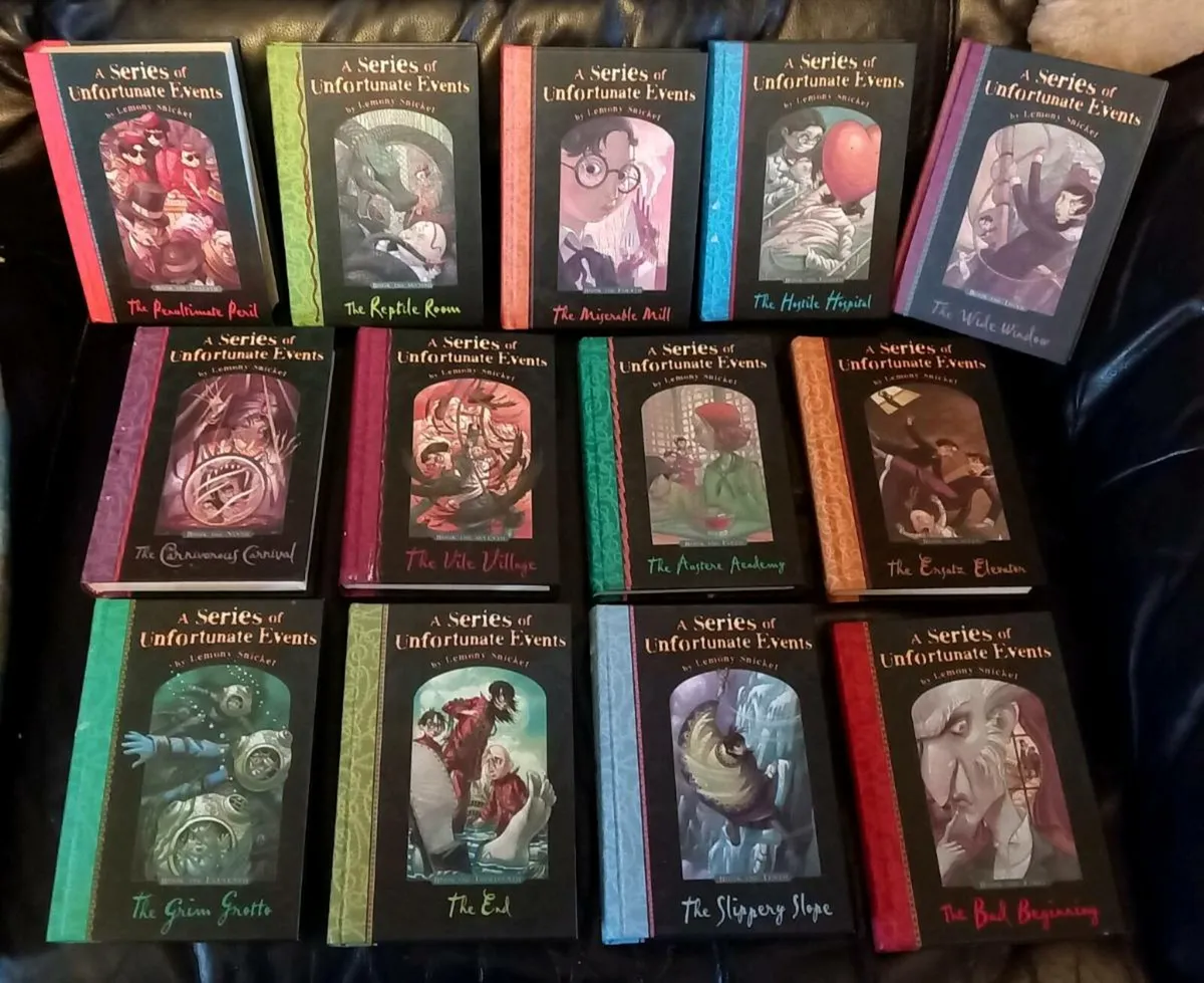 A Series of Unfortunate Events Full Series Bookset - Image 1