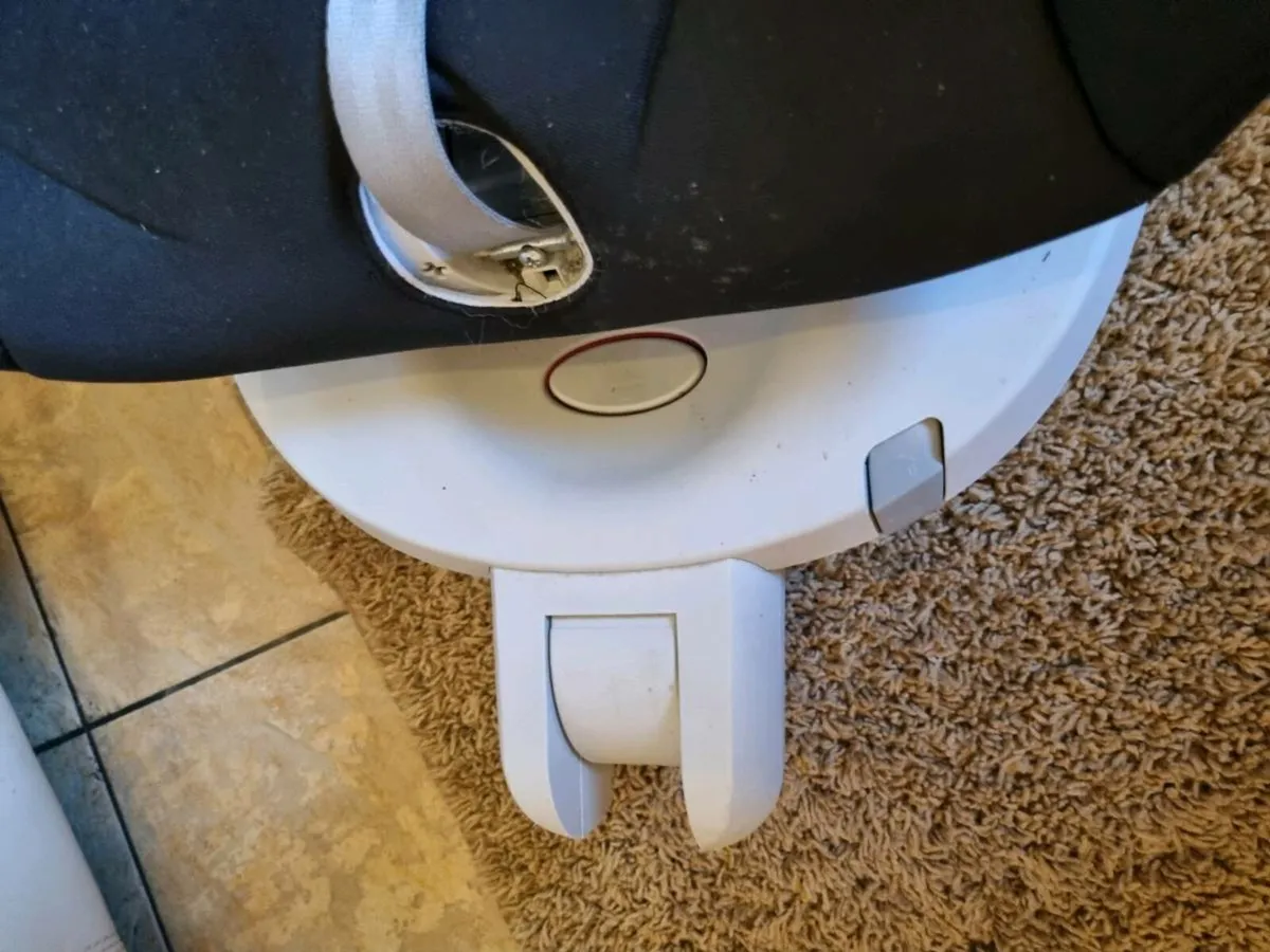 Baby car seat - Image 4