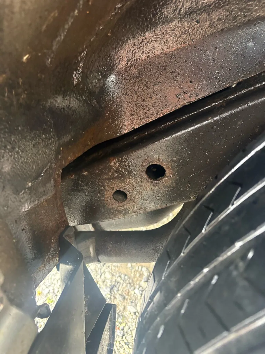 toyota landcruser - Image 3