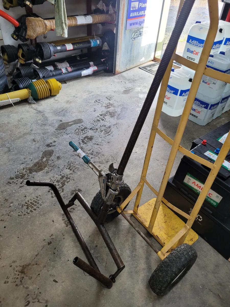 Calving Jack - Image 1