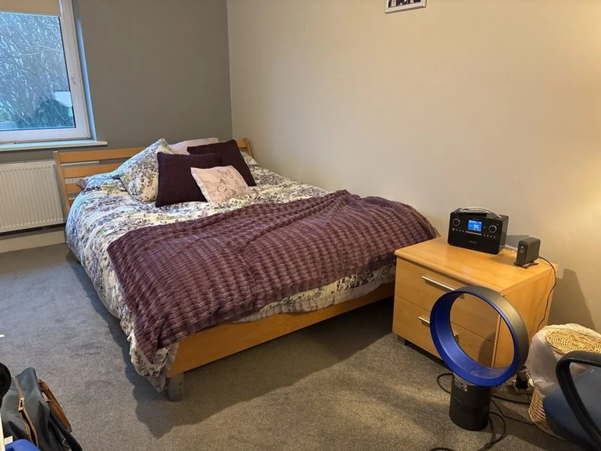 Modern, low style king size bed with mattress - Image 4