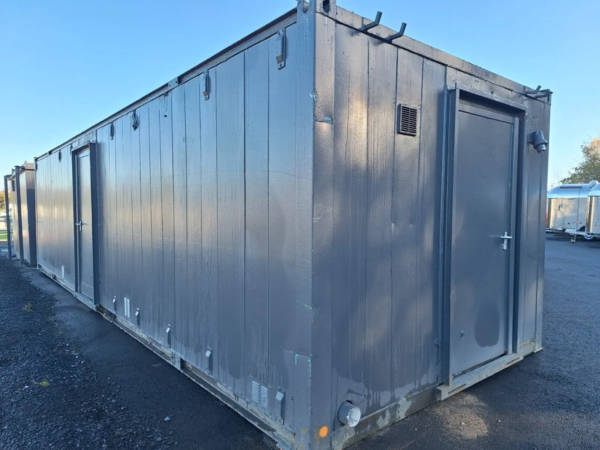 Containers & Toilet Blocks For Auction - Image 4