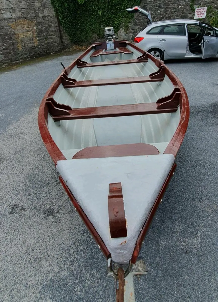 19 ft fiberglass boat - Image 1