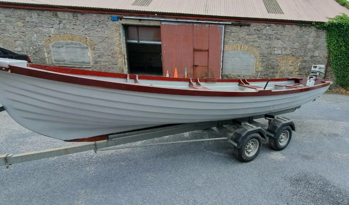 19 ft fiberglass boat - Image 2
