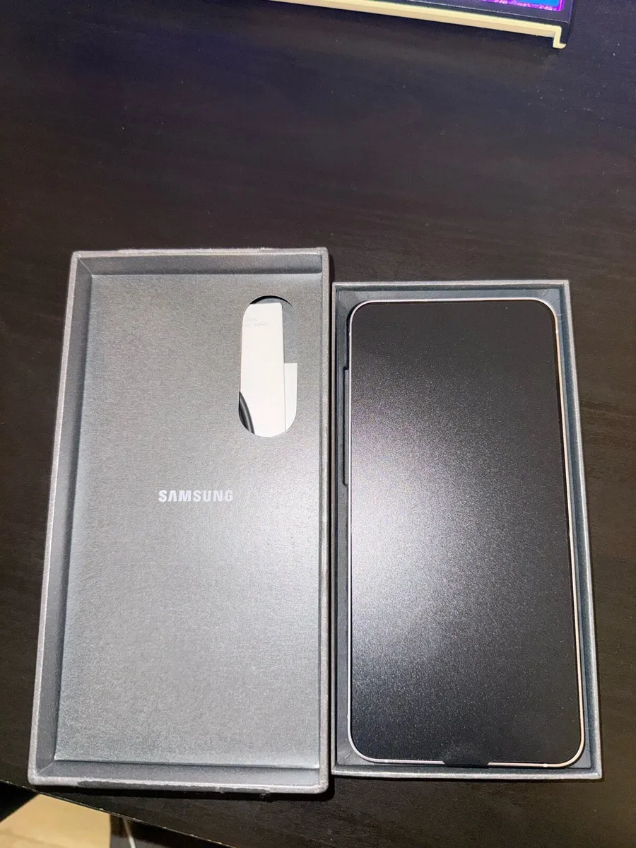 Samsung S25 FE 128GB Navy Unused - Image 2