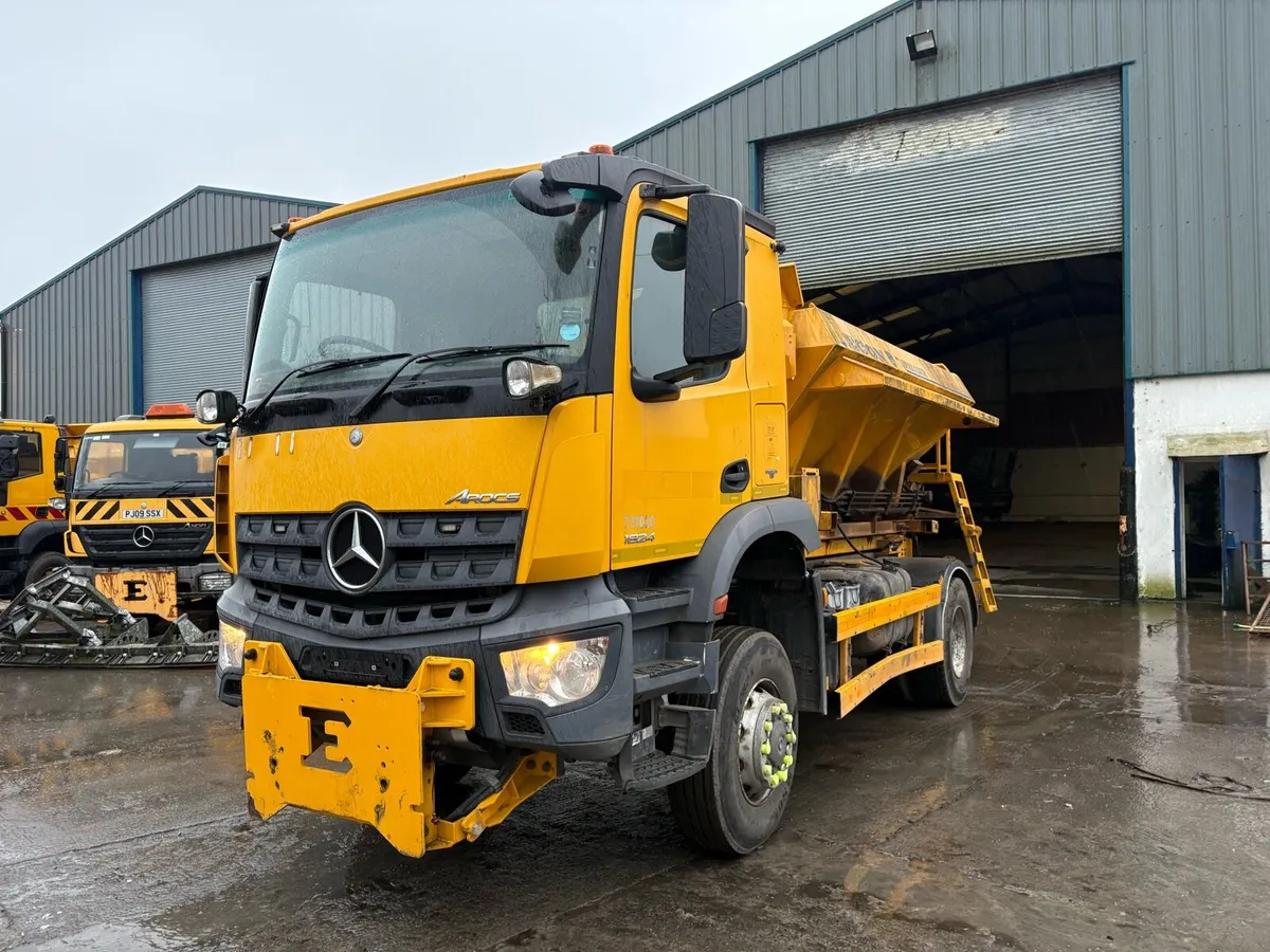 2016 Mercedes Arocs 1824 4X4 - Image 2