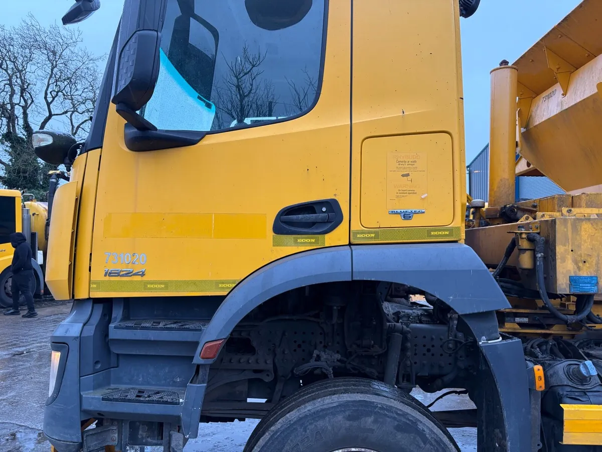 2016 Mercedes Arocs 1824 4X4 - Image 3