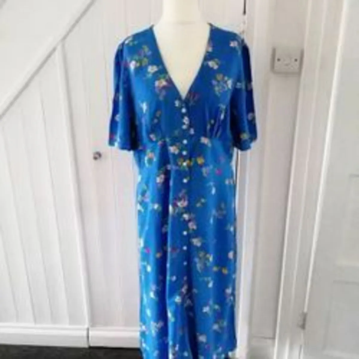 Dress/NEW/WITH FREE BAG TO MATCH - Image 1