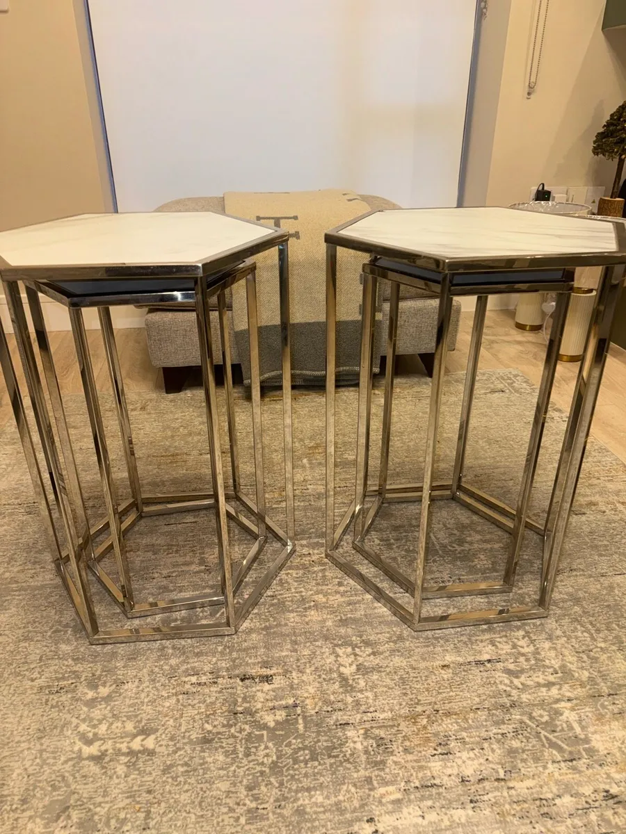 For sale: 4 side tables - 2 large, 2 small. - Image 4