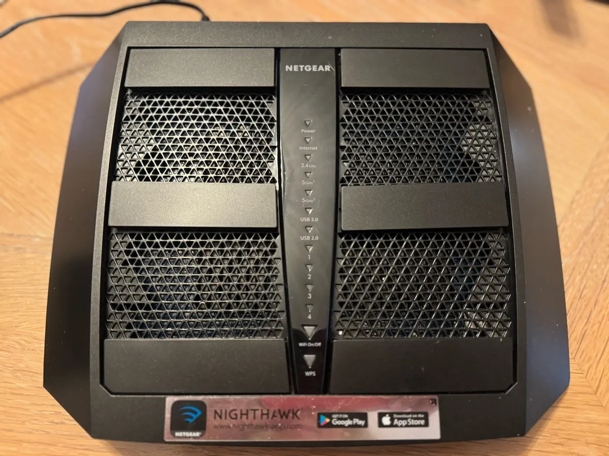 Nighthawk x6 WiFi router - Image 2