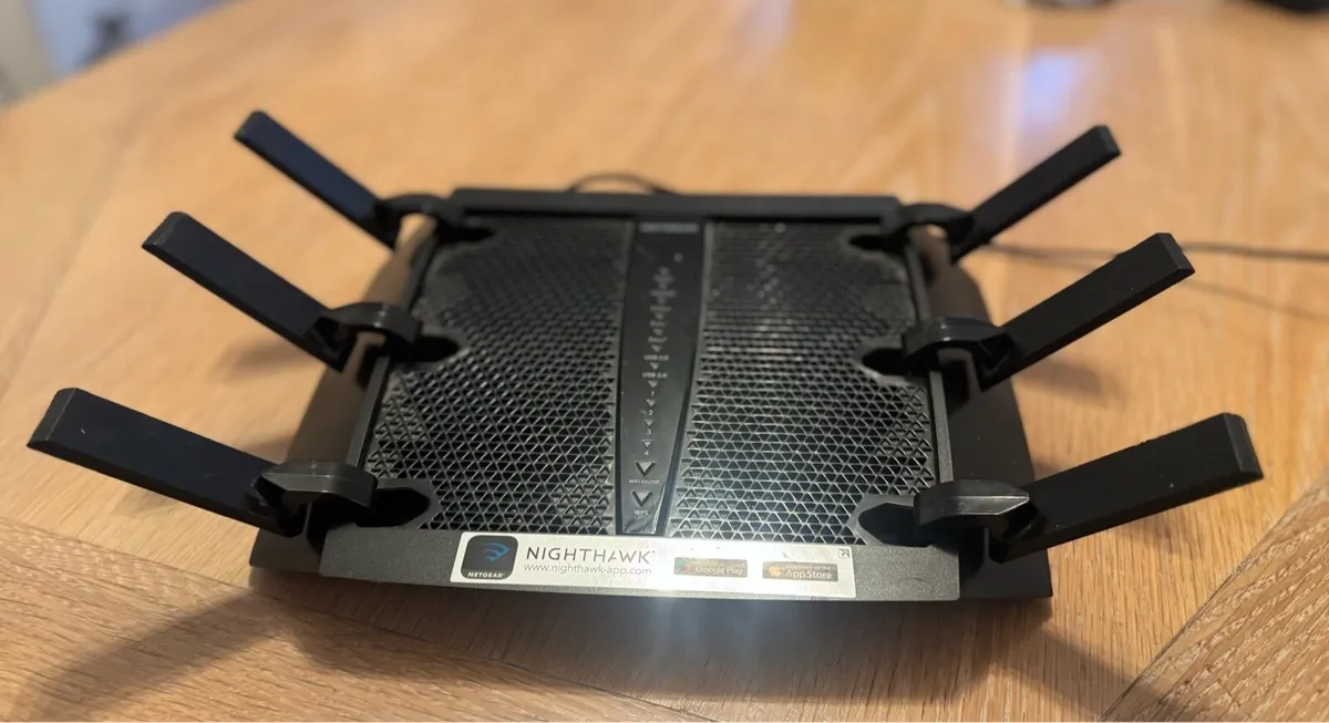 Nighthawk x6 WiFi router - Image 1