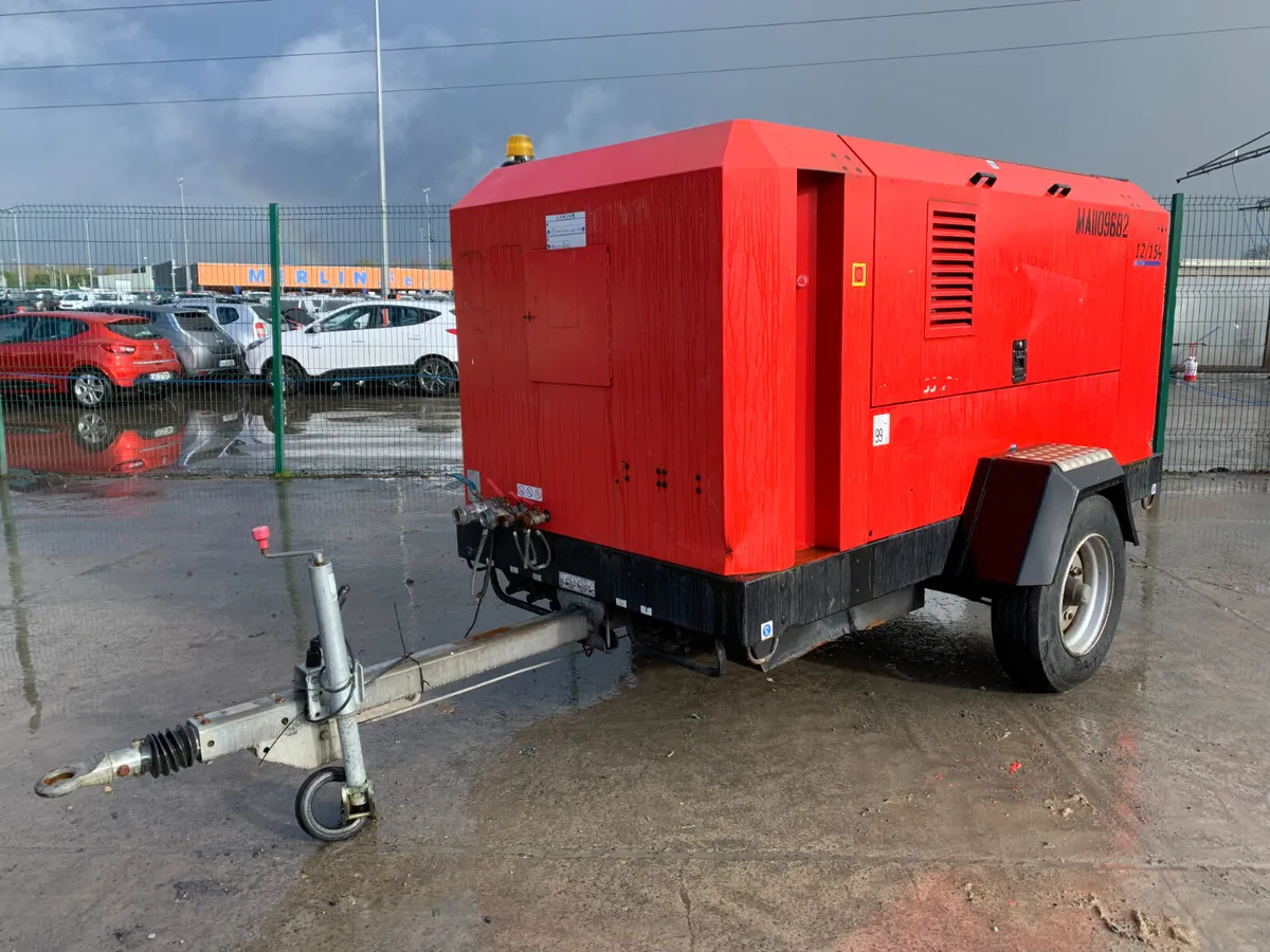 BID ONLINE NOW - UNRESERVED DOOSAN 600CFM COMPRESS - Image 1