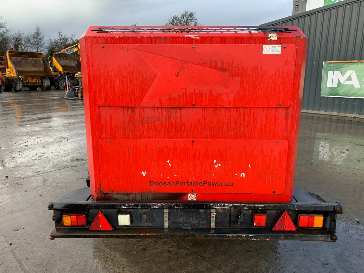 BID ONLINE NOW - UNRESERVED DOOSAN 400CFM COMPRESS - Image 4