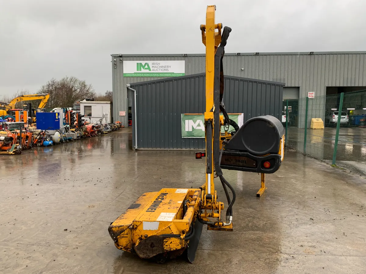 UNRESERVED MCCONNELL P60E HY REACH HEDGE CUTTER - Image 2