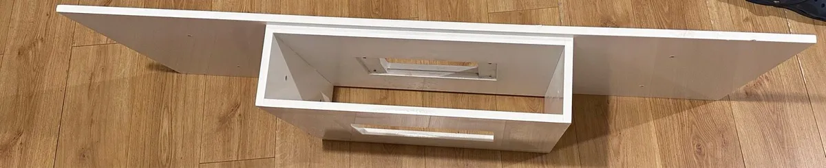 FREE Top of nail desk - Image 2