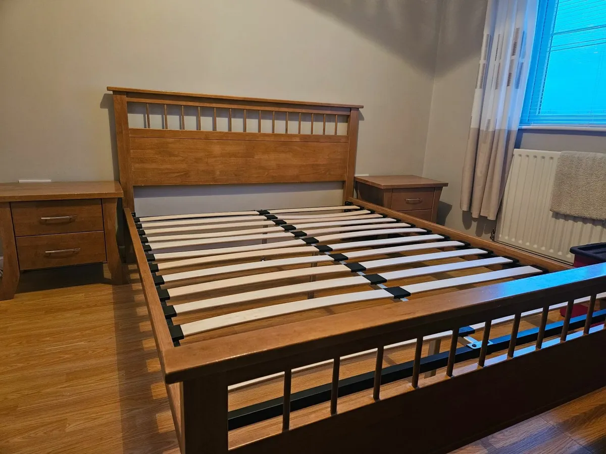 King size bed  & 2 bedside lockers - Image 2