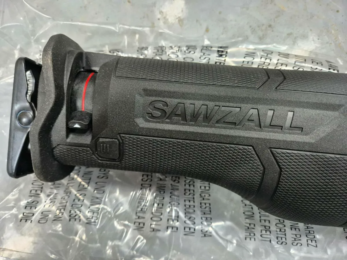 Milwaukee M18 Fuel Sawzall Reciprocating Saw Body - Image 3