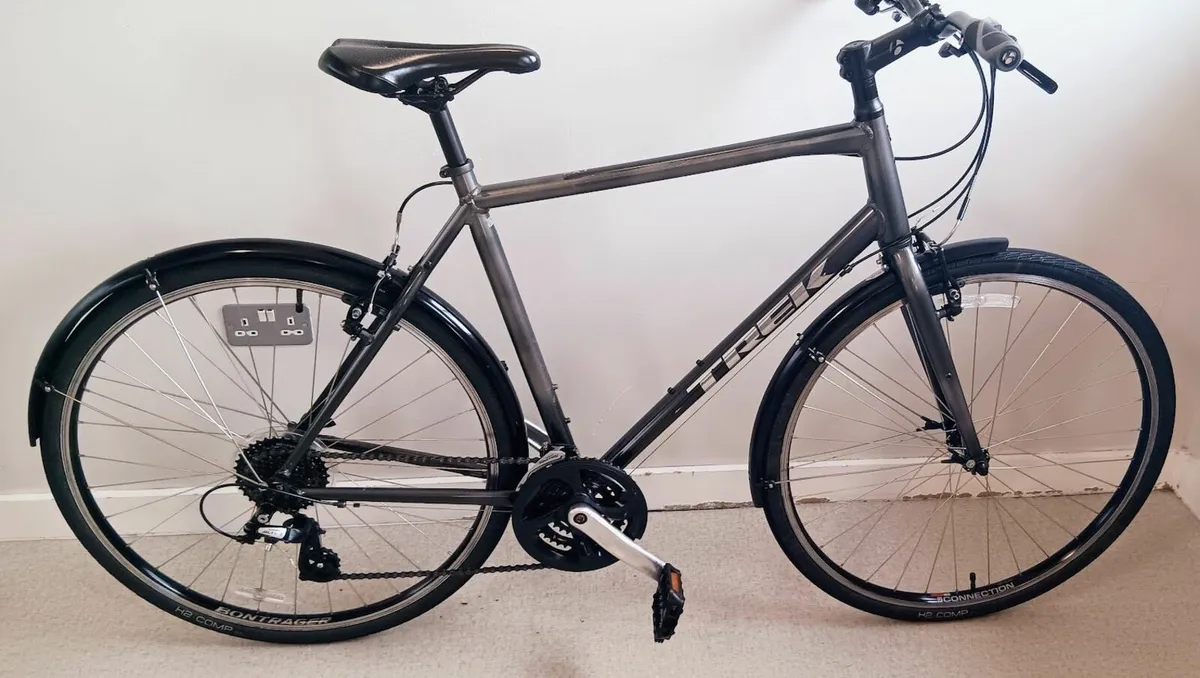 XL trek lightweight hybrid bike like new - Image 4