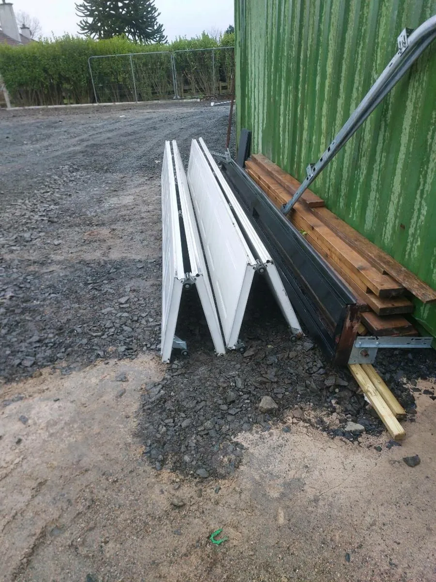 Garage door - Image 2