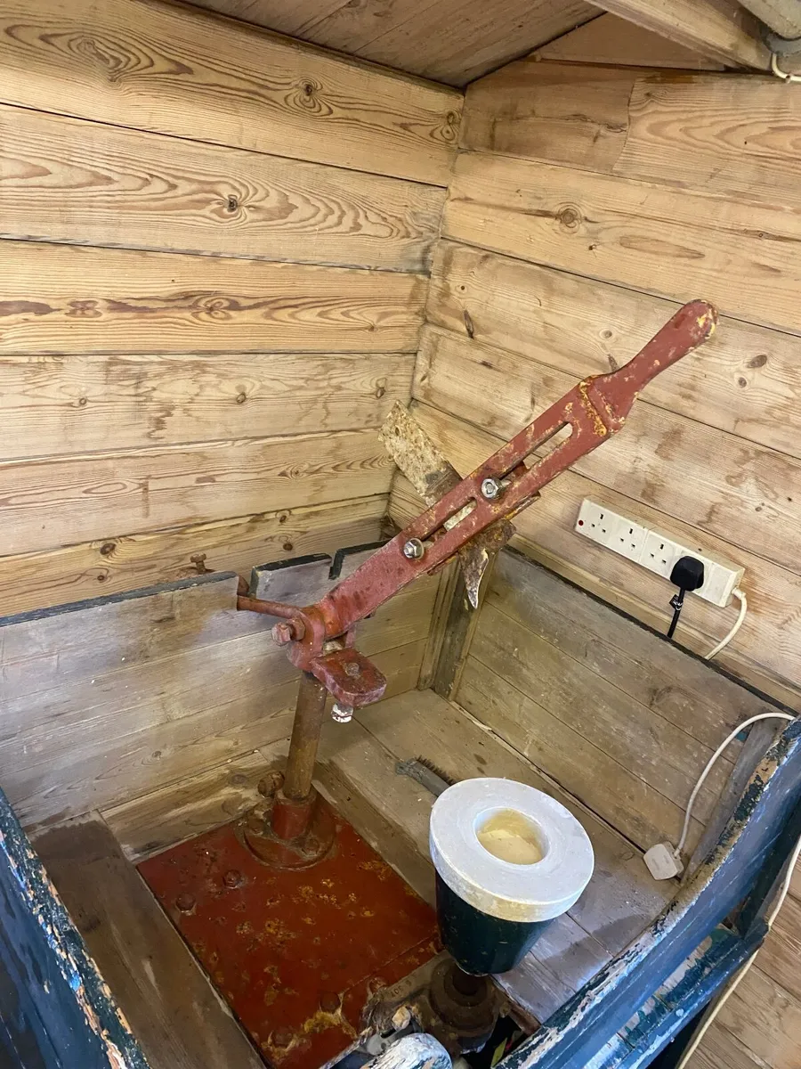 Pottery jiggering machine with  plaster molds - Image 1
