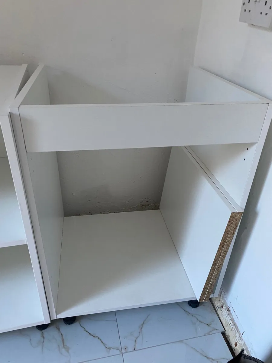 Kitchen cabinets - Image 2