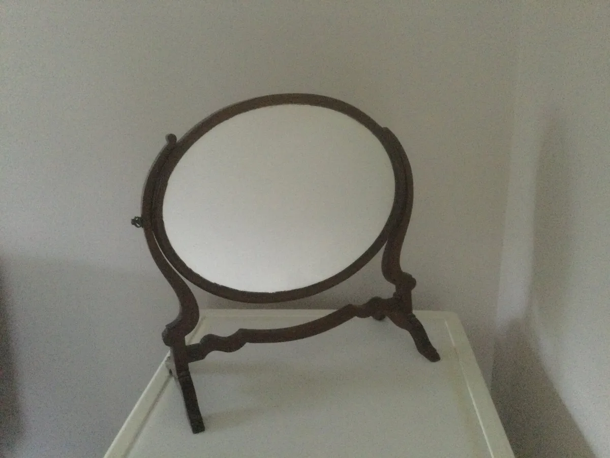 Planter, Table ,Mirrror - Image 2