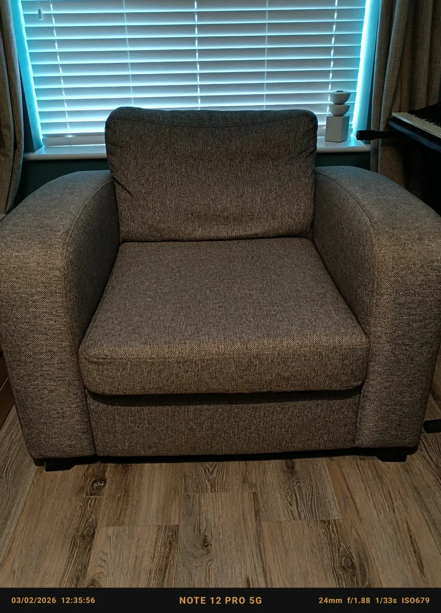 Couch, armchair and ottoman set - Image 3