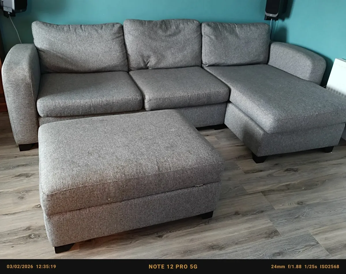Couch, armchair and ottoman set - Image 1