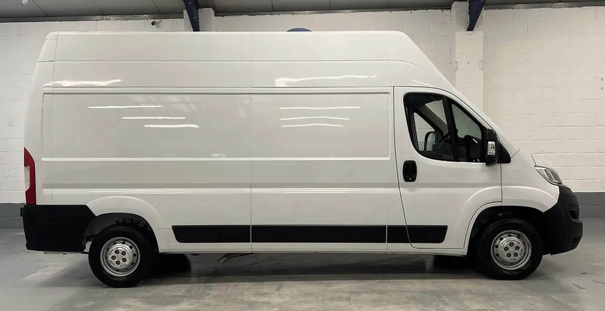 2023 Citroen Relay High Roof Panel Van - Image 4