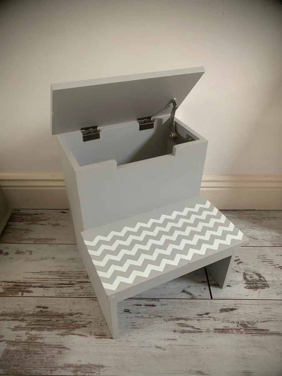 Childrens Wooden Step Stool w/Storage - Image 2
