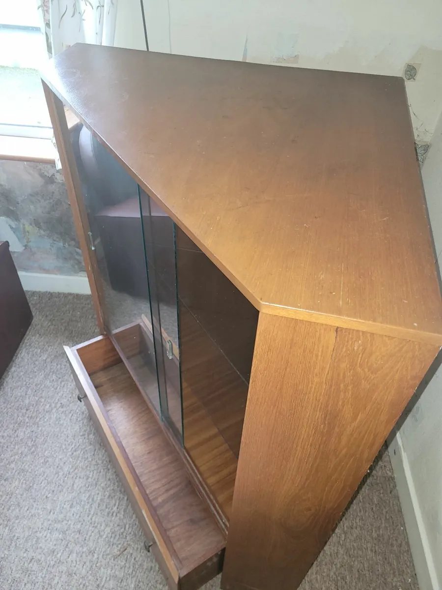 Display cabinet - Image 1