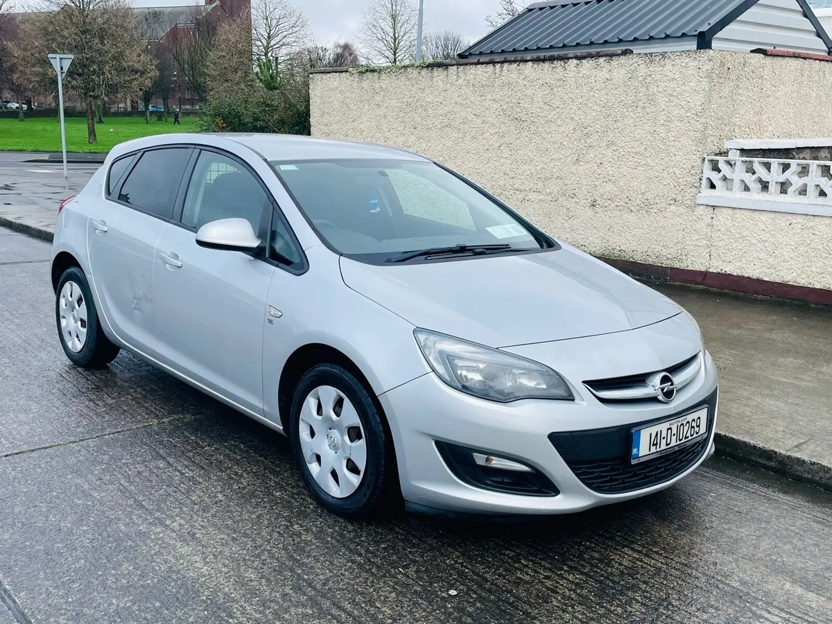 Opel Astra van CVRT 2/27 - Image 1