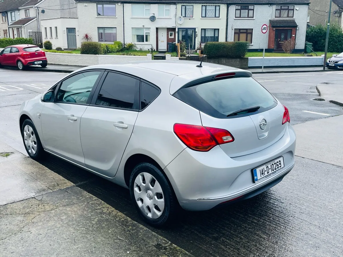 Opel Astra van CVRT 2/27 - Image 2