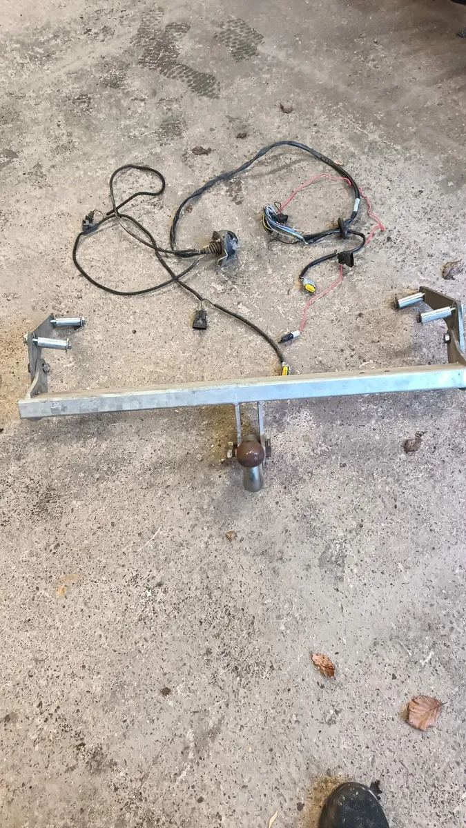 Hitch for Dacia Duster - Image 1