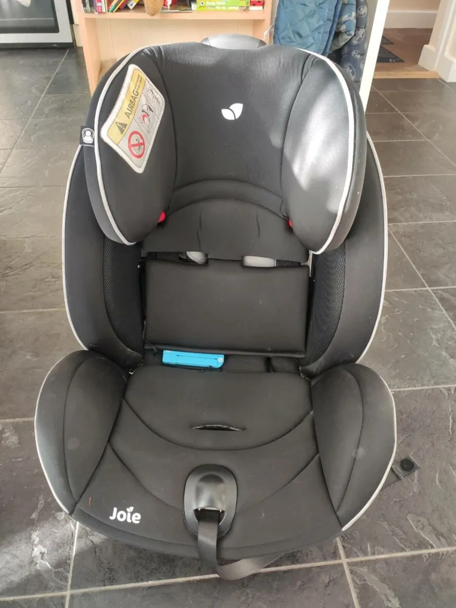 Child car seat - Image 1