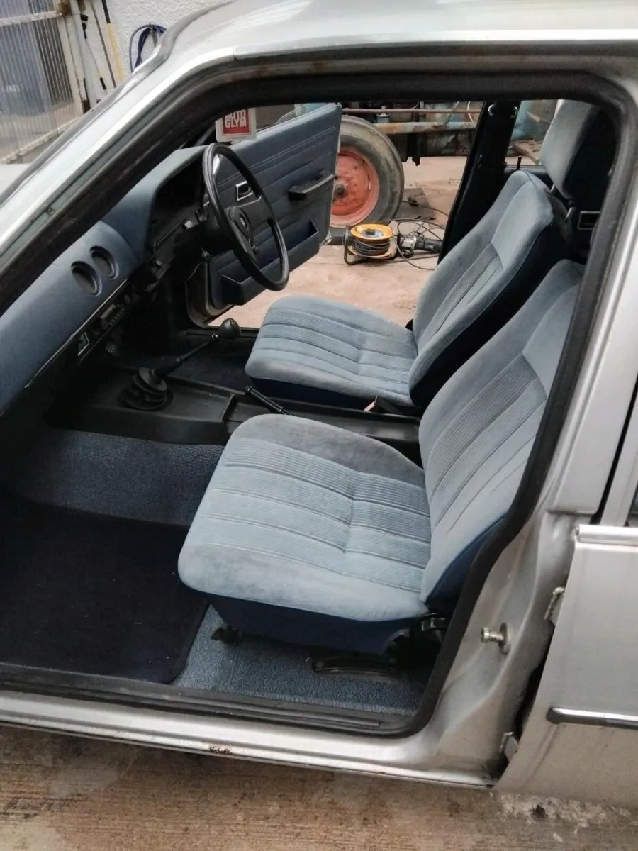 Vintage cars - Image 4