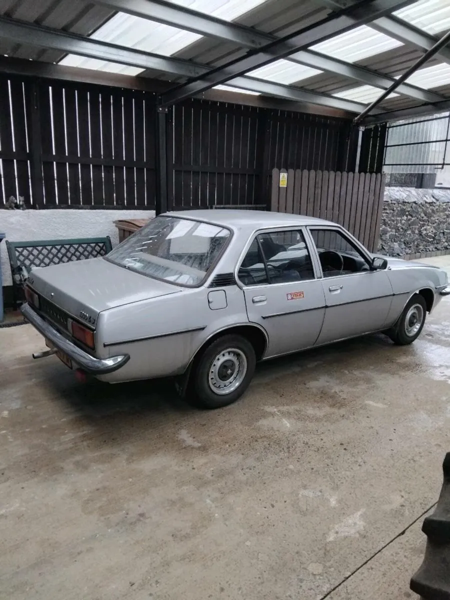 Vintage cars - Image 2