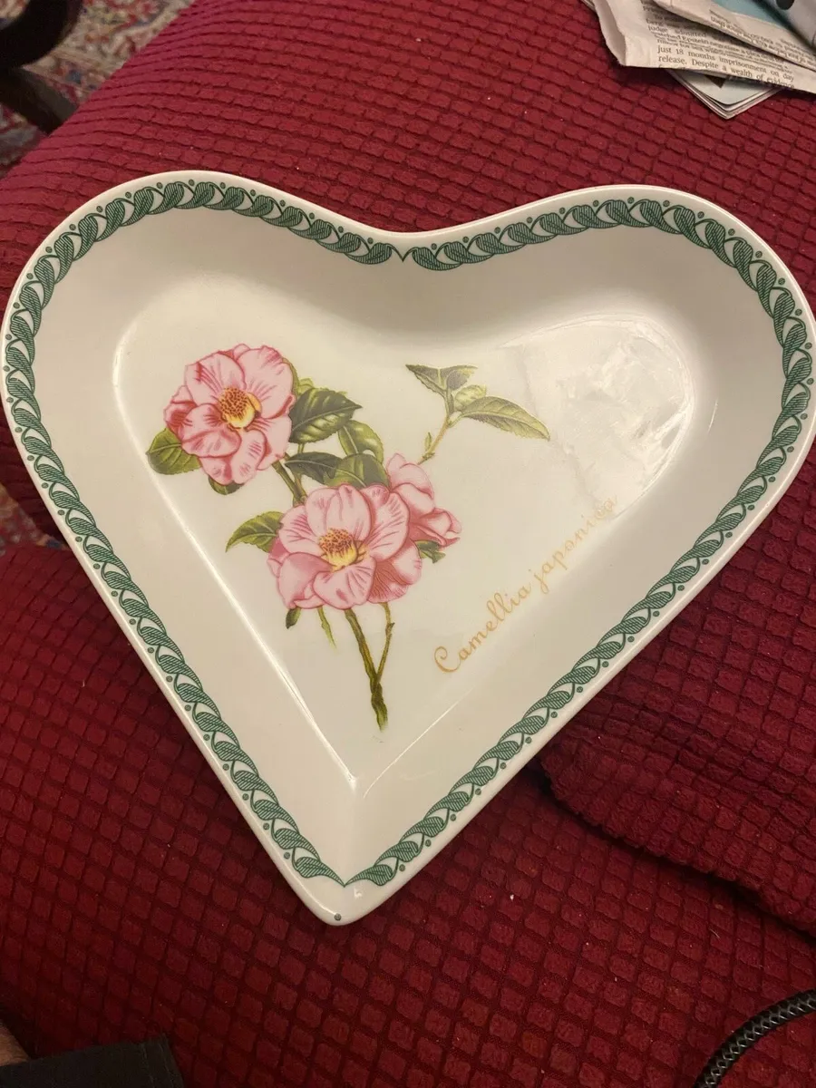 Heart Shaped Porcelain Dish - Image 1
