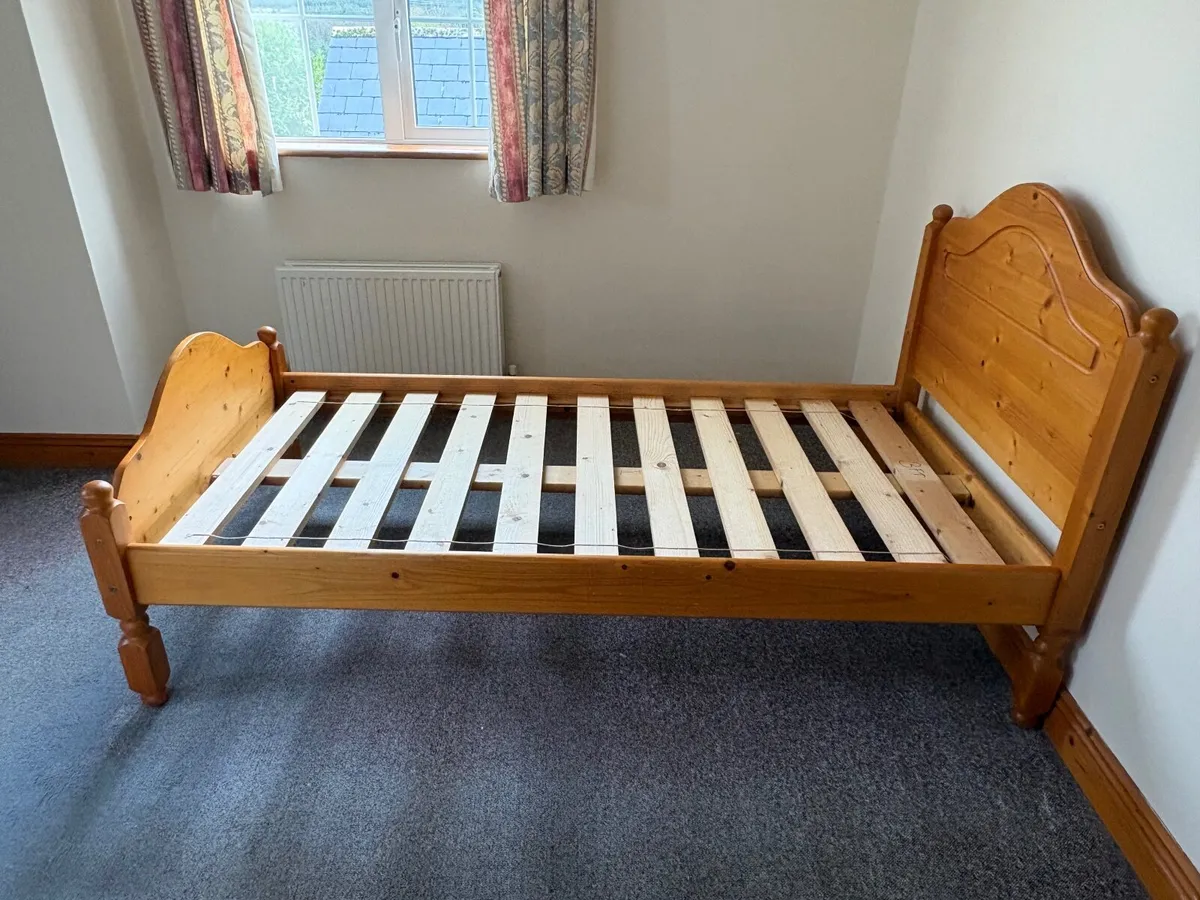 Bedroom furniture - Image 1