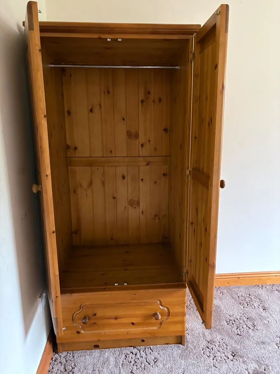 Bedroom furniture - Image 3