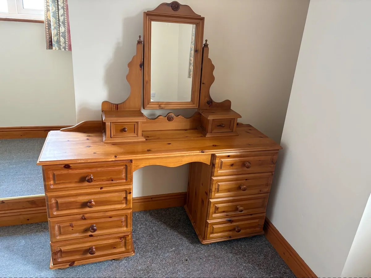 Bedroom furniture - Image 2