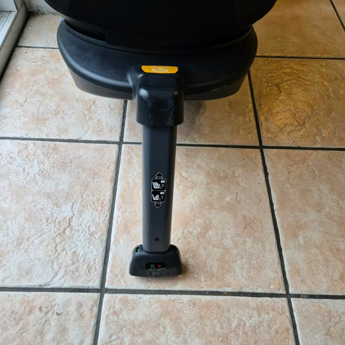 Joie 360 spin Car Seat, Excellent Condition - Image 4