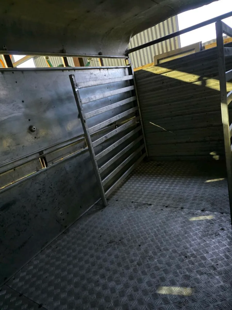 Cattle trailer - Image 4