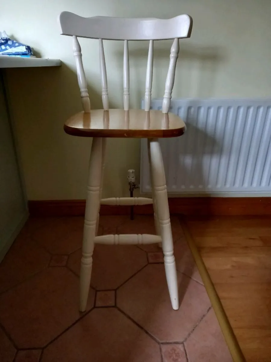 Counter stools. - Image 3