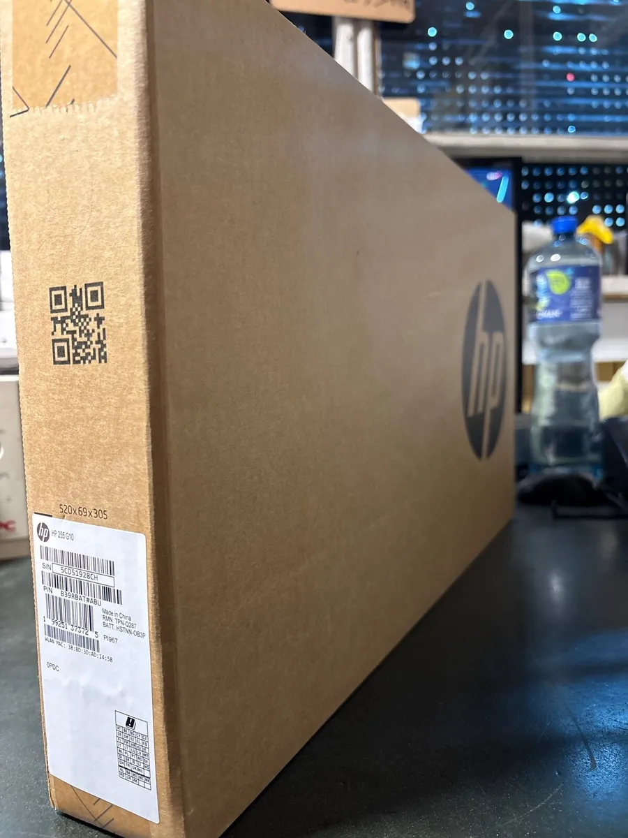 Brand new laptop - Image 2