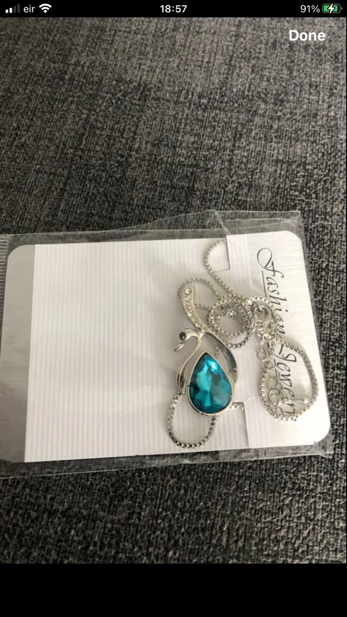 Girls new necklace €3 - Image 2